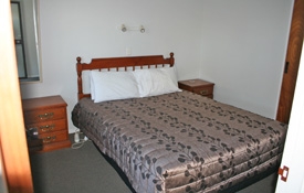 bedroom of 1-bedroom suite